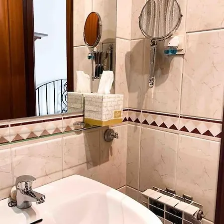 Orquídea , Con Parking Gratis Granada